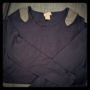 Black knit maternity top w beading